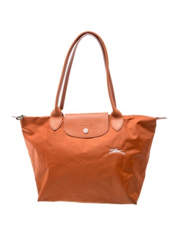 Signature Shoulder Bag