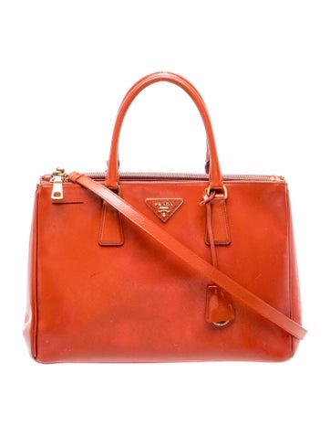 Saffiano Lux Leather Galleria Double Zip