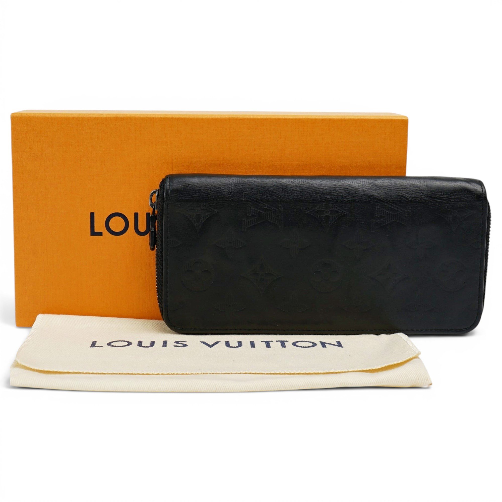 Louis Vuitton Leather clutch bag