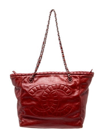 On the Bund Shoulder Bag