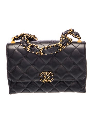 Quilted CC Clutch w/Chain