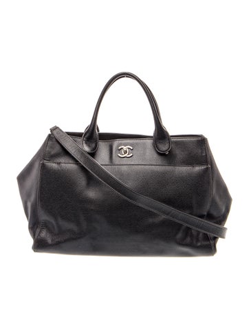 Medium Executive Cerf Tote w/ Strap