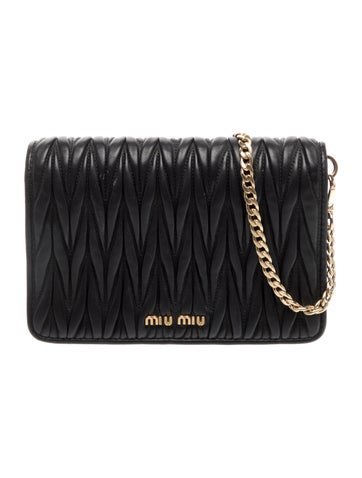 Leather Gaufre Wallet on Chain