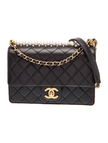 Medium Chic Pearls Flap Bag