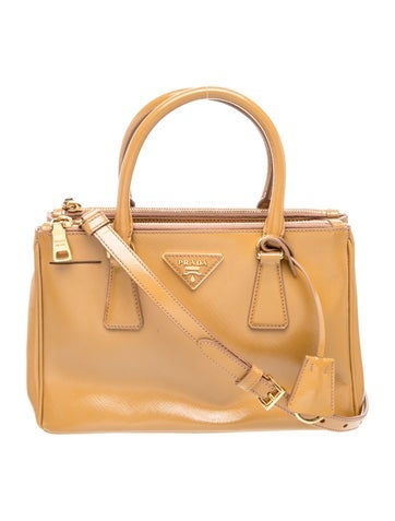 Saffiano Leather Galleria Double Zip Small