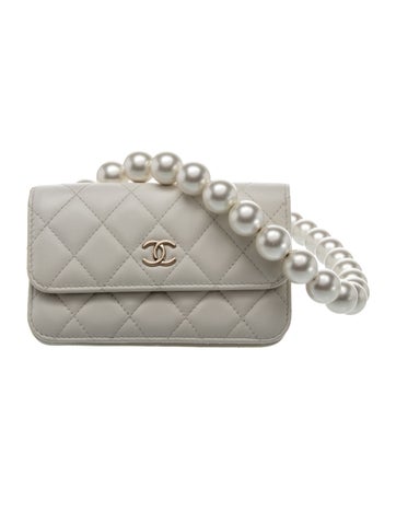 Maxi Pearls Mini Wallet on Chain