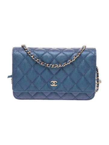 Classic Iridescent Wallet On Chain