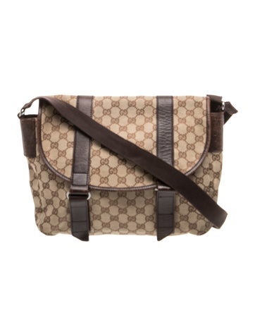 GG Canvas GG Canvas Messenger Bag Medium