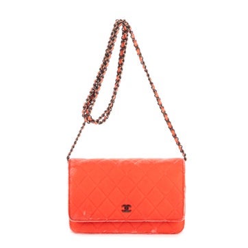 Canvas Classic Timeless Wallet on Chain
