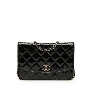 CC Quilted Patent Brilliant Wallet On Chain