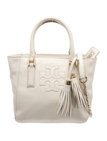 Signature Shoulder Bag