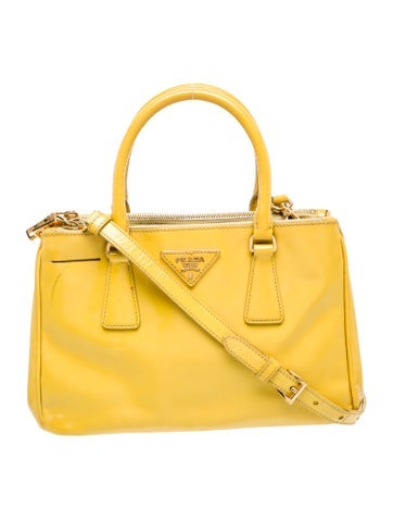 Saffiano Leather Galleria Double Zip Small
