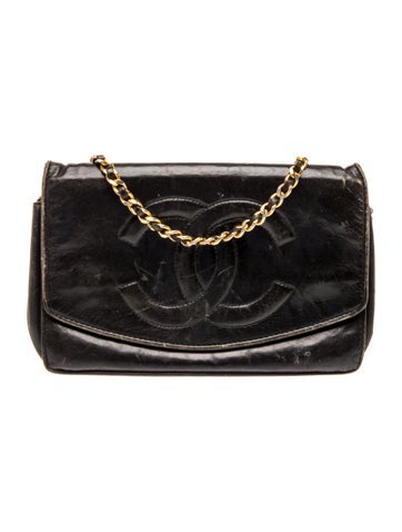 Leather Timeless Wallet on Chain