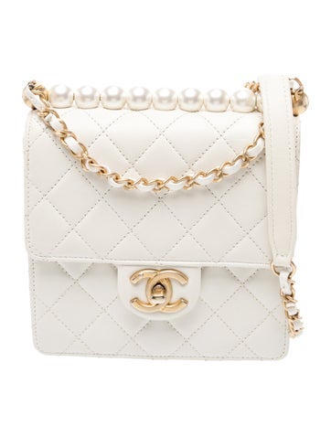 Small Chic Pearls Flap Bag