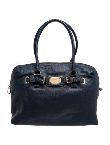 Signature Shoulder Bag