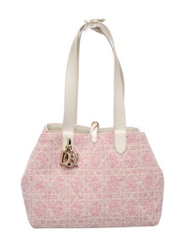Cannage Toujours Shoulder Bag Medium 2025