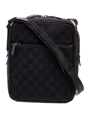 GG Canvas Shoulder Bag
