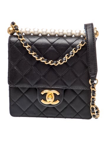 Small Chic Pearls Flap Bag