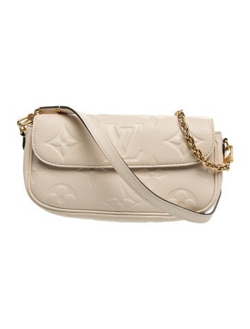 Monogram Wallet On Chain Ivy