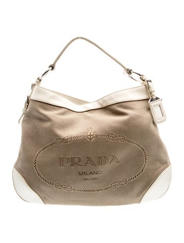 Signature Shoulder Bag