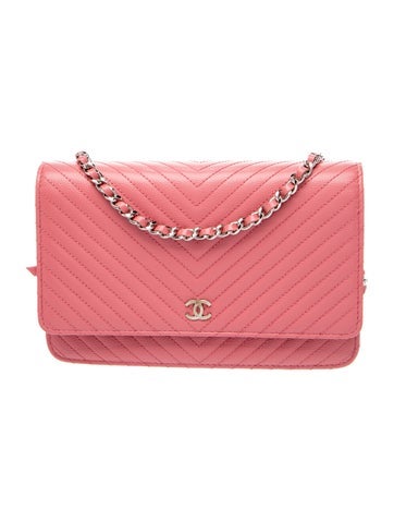 Classic Chevron Wallet On Chain
