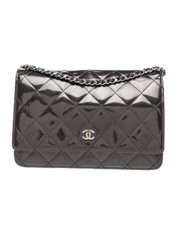 Striated Patent Wallet On Chain