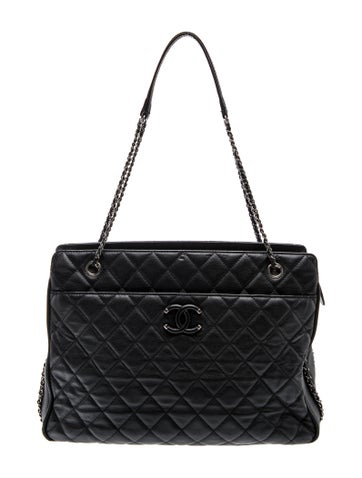 Frame In Chain Tote