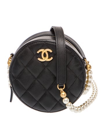 About Pearls Round Clutch w/ Chain