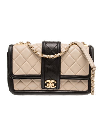 Medium Elegant Flap Bag