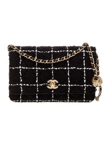 2023 Pearl Crush Wallet On Chain