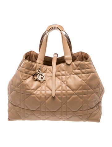 Cannage Top Handle Bag Medium 2023