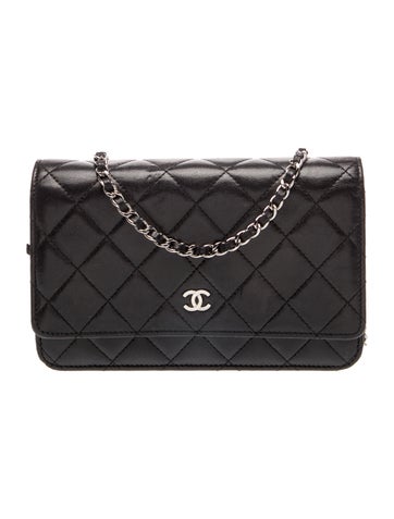 Classic Quilted Wallet On Chain