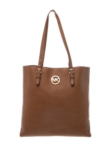 Signature Shoulder Bag