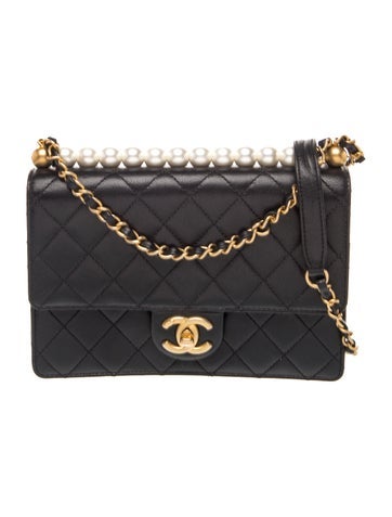 Medium Chic Pearls Flap Bag