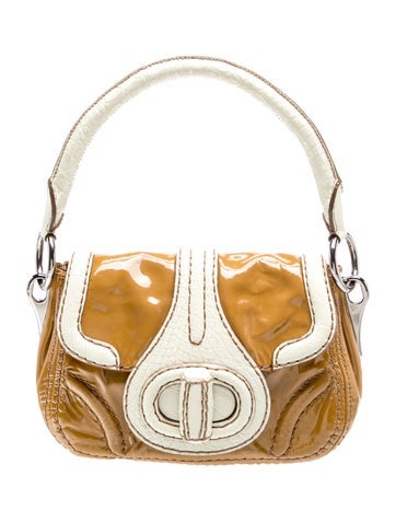 Signature Shoulder Bag