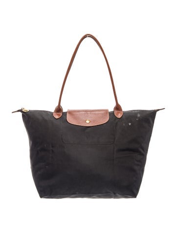 Signature Shoulder Bag