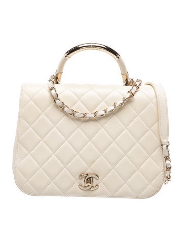 Medium Carry Chic Flap Bag
