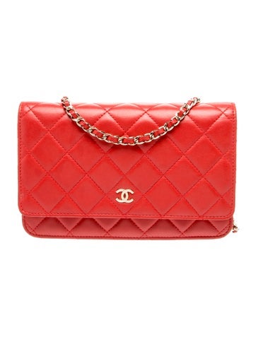 Classic Quilted Wallet On Chain