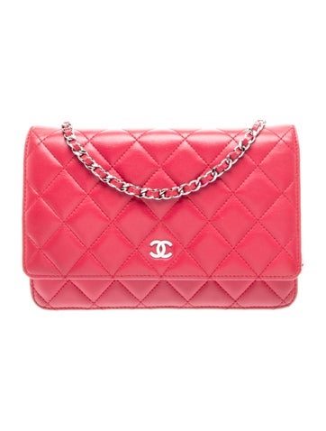 Classic Quilted Wallet On Chain