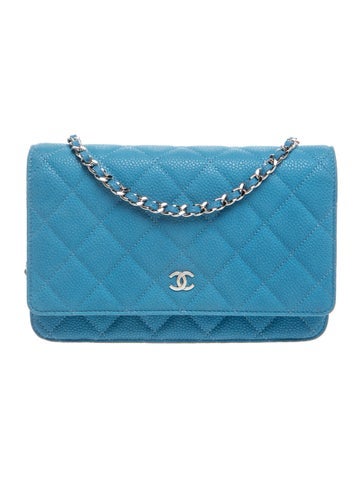 Quilted Caviar Classic Wallet On Chain