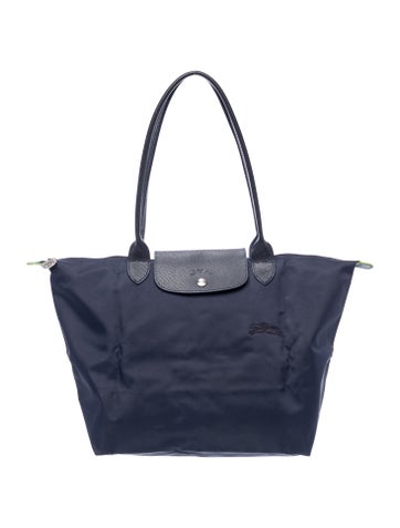 Signature Shoulder Bag