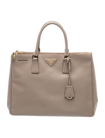 Saffiano Leather Galleria Double Zip