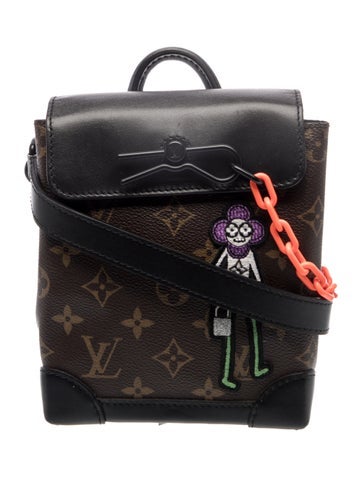 Monogram Reverse Chantilly Lock
