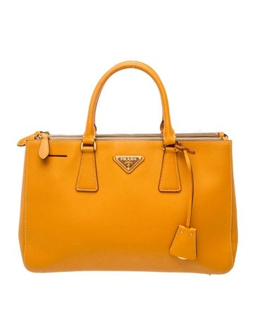Saffiano Leather Galleria Double Zip Medium
