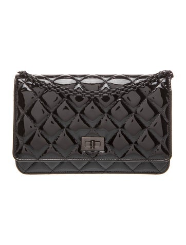 So Black Reissue Wallet On Chain