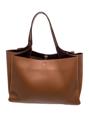 Leather T Timeless Medium