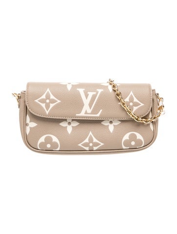 Monogram Giant Ivy Wallet on Chain