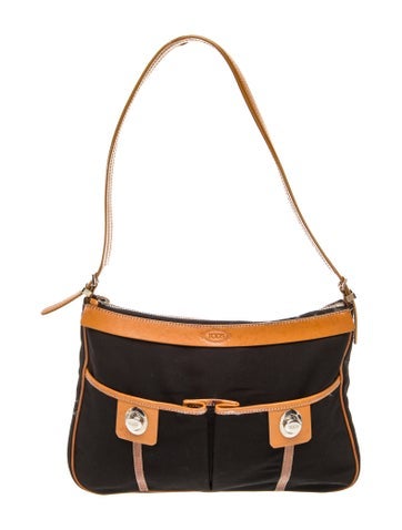 Signature Shoulder Bag