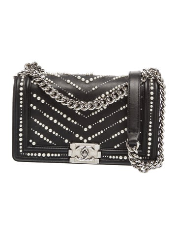 2020 Chevron Pearl Medium Boy Bag